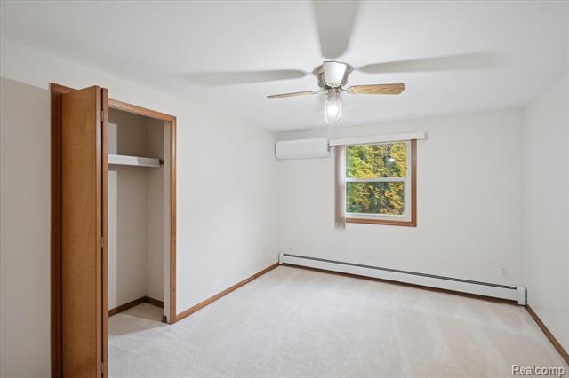Builiding view fifteen for 21473 Lundy, Farmington, MI. 48336