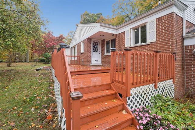 Builiding view three for 21473 Lundy, Farmington, MI. 48336