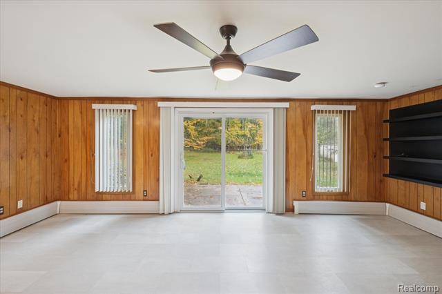 Builiding view twenty one for 21473 Lundy, Farmington, MI. 48336
