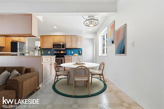 Builiding view nine for 14627 Masonic, Warren, MI. 48088