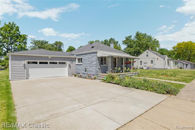 Builiding view thirty nine for 32417 Linderman, Warren, MI. 48093