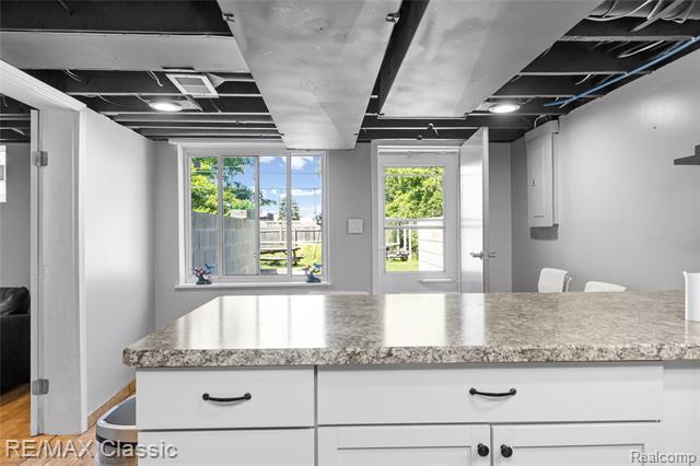 Builiding view twenty five for 32417 Linderman, Warren, MI. 48093
