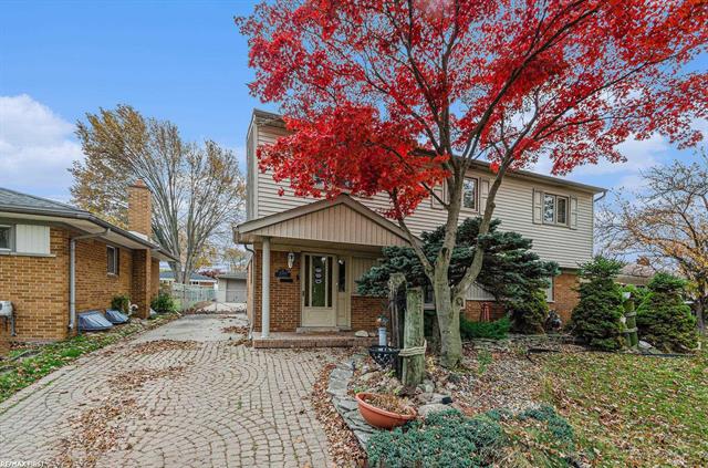 Builiding view one for 23418 Recreation, Saint Clair Shores, MI. 48082