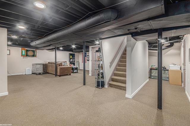 Builiding view seventeen for 23418 Recreation, Saint Clair Shores, MI. 48082