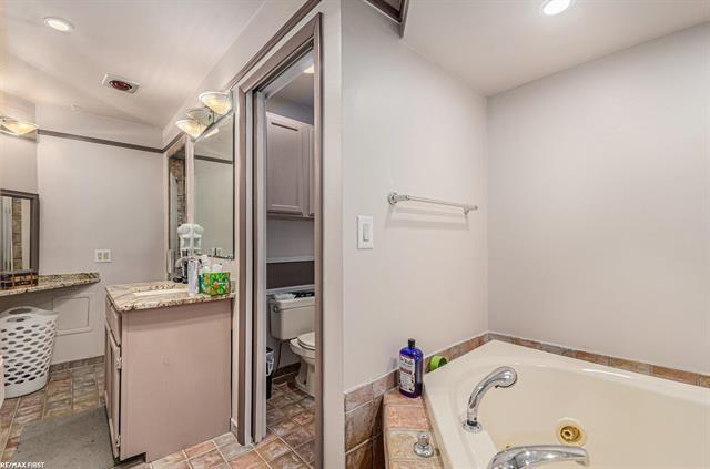 Builiding view thirteen for 23418 Recreation, Saint Clair Shores, MI. 48082