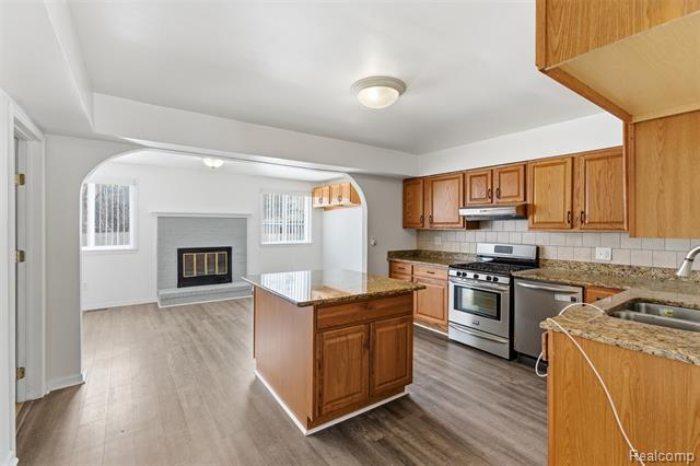 Builiding view eight for 32477 Vincent, Warren, MI. 48092