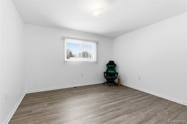 Builiding view seventeen for 32477 Vincent, Warren, MI. 48092