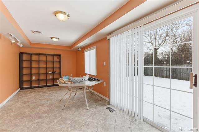 Builiding view thirteen for 32477 Vincent, Warren, MI. 48092