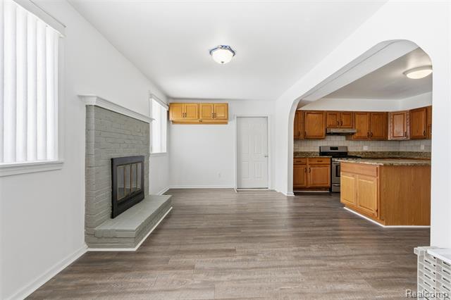 Builiding view twelve for 32477 Vincent, Warren, MI. 48092