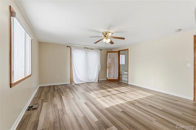 Builiding view twenty one for 32477 Vincent, Warren, MI. 48092