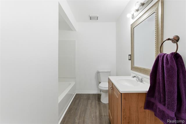 Builiding view twenty for 32477 Vincent, Warren, MI. 48092