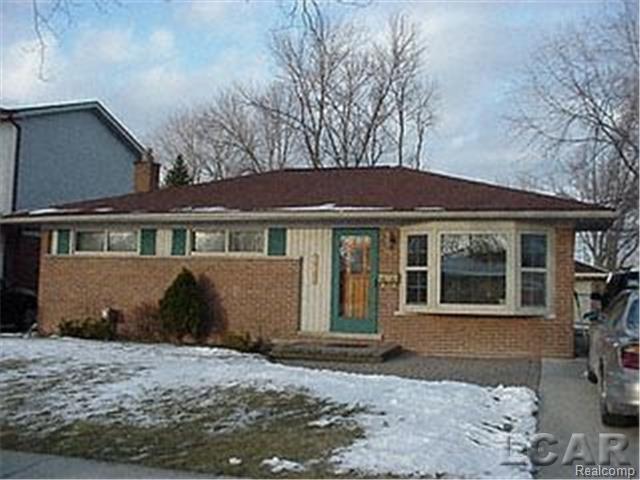 front view for 23231 Recreation, Saint Clair Shores, Mi. 48082