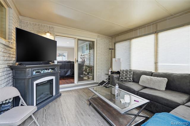 Builiding view eighteen for 33367 Elgin, Sterling Heights, MI. 48310