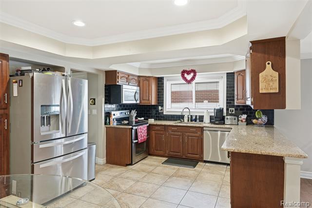 Builiding view eleven for 33367 Elgin, Sterling Heights, MI. 48310