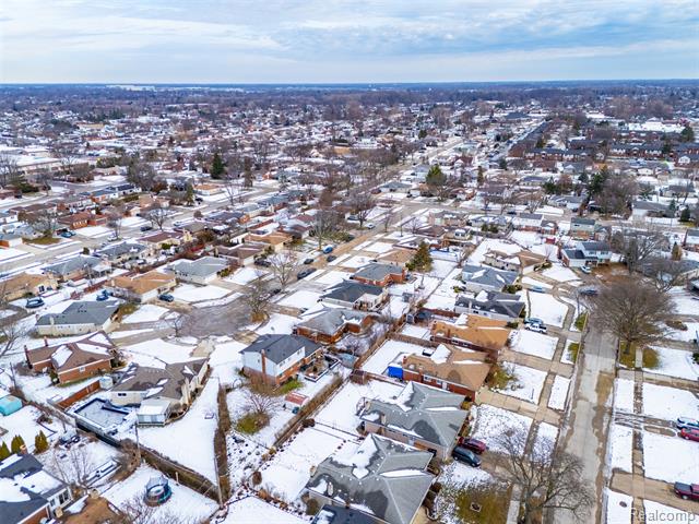 Builiding view fifty five for 33367 Elgin, Sterling Heights, MI. 48310