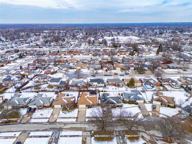 Builiding view fifty four for 33367 Elgin, Sterling Heights, MI. 48310