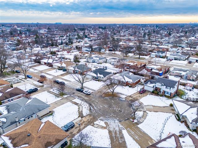 Builiding view forty eight for 33367 Elgin, Sterling Heights, MI. 48310