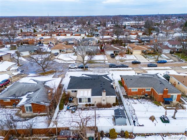 Builiding view forty four for 33367 Elgin, Sterling Heights, MI. 48310