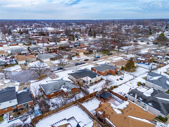 Builiding view forty six for 33367 Elgin, Sterling Heights, MI. 48310