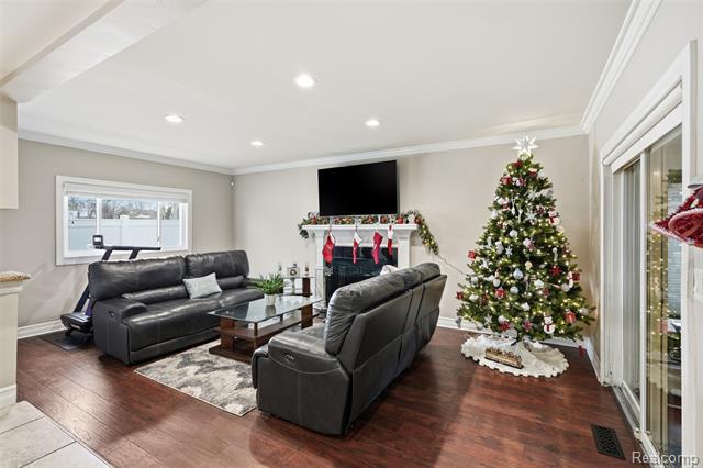 Builiding view fourteen for 33367 Elgin, Sterling Heights, MI. 48310