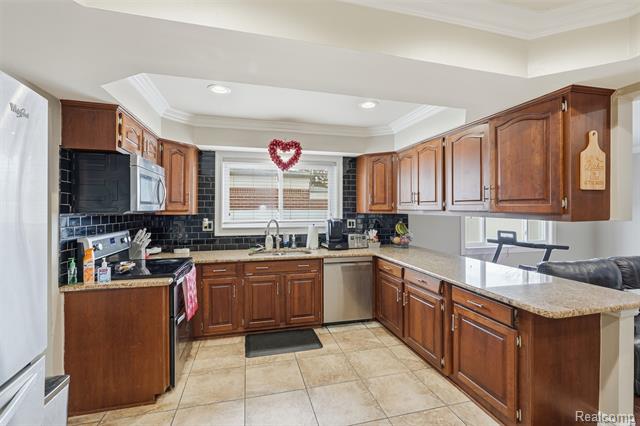 Builiding view nine for 33367 Elgin, Sterling Heights, MI. 48310