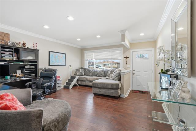 Builiding view six for 33367 Elgin, Sterling Heights, MI. 48310