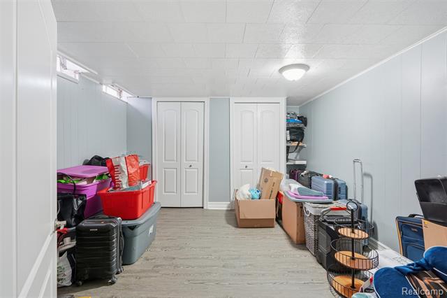 Builiding view thirty one for 33367 Elgin, Sterling Heights, MI. 48310