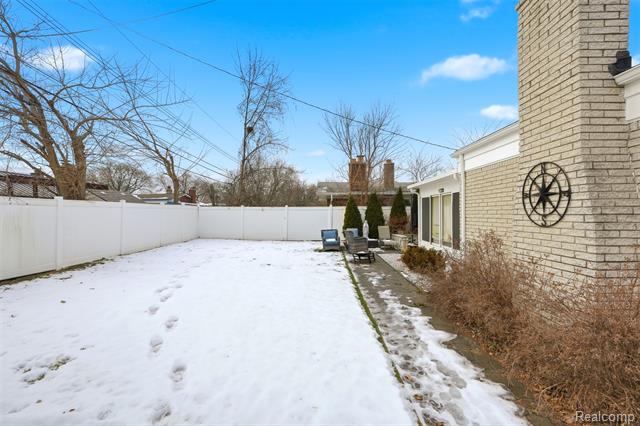 Builiding view thirty seven for 33367 Elgin, Sterling Heights, MI. 48310