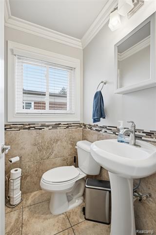 Builiding view twenty four for 33367 Elgin, Sterling Heights, MI. 48310