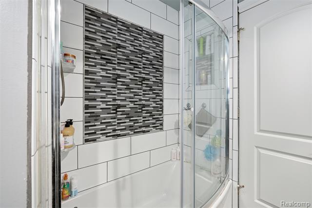 Builiding view twenty one for 33367 Elgin, Sterling Heights, MI. 48310