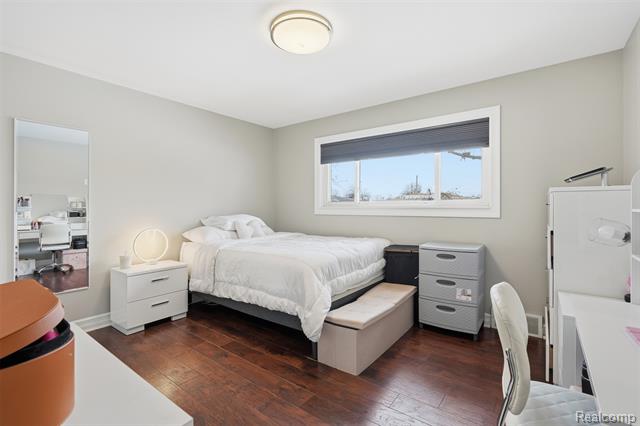 Builiding view twenty two for 33367 Elgin, Sterling Heights, MI. 48310