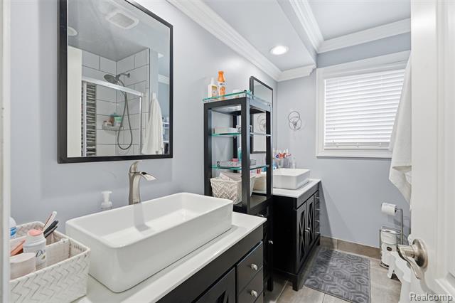 Builiding view twenty for 33367 Elgin, Sterling Heights, MI. 48310