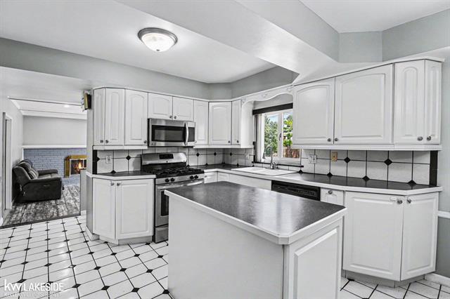 Builiding view ten for 33128 Richard O, Sterling Heights, MI. 48310
