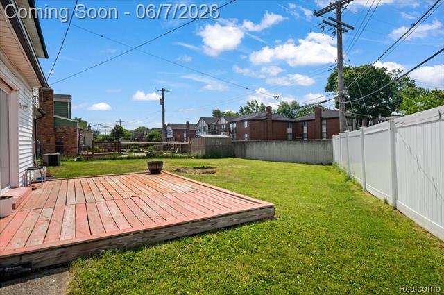 Builiding view twenty seven for 3528 Byrd, Sterling Heights, MI. 48310