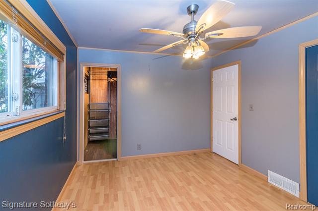 Builiding view eighteen for 32501 Eiffel, Warren, MI. 48088