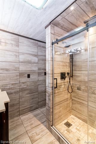 Builiding view fifteen for 32501 Eiffel, Warren, MI. 48088