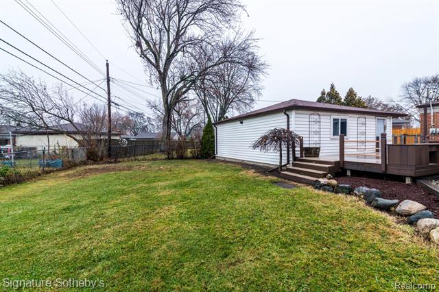 Builiding view fifty five for 32501 Eiffel, Warren, MI. 48088