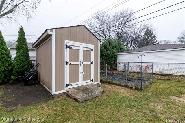 Builiding view fifty two for 32501 Eiffel, Warren, MI. 48088