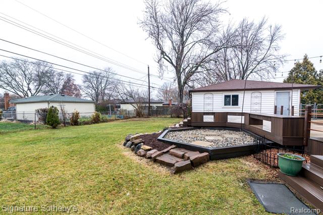 Builiding view fifty for 32501 Eiffel, Warren, MI. 48088