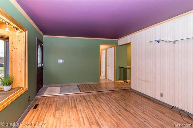 Builiding view five for 32501 Eiffel, Warren, MI. 48088