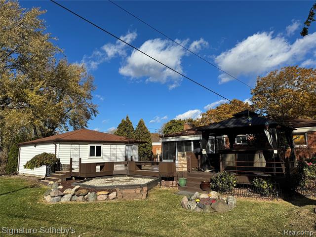 Builiding view forty one for 32501 Eiffel, Warren, MI. 48088