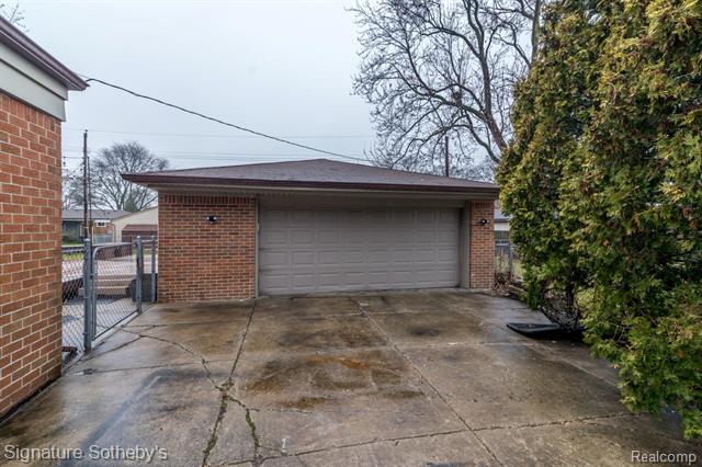 Builiding view forty three for 32501 Eiffel, Warren, MI. 48088