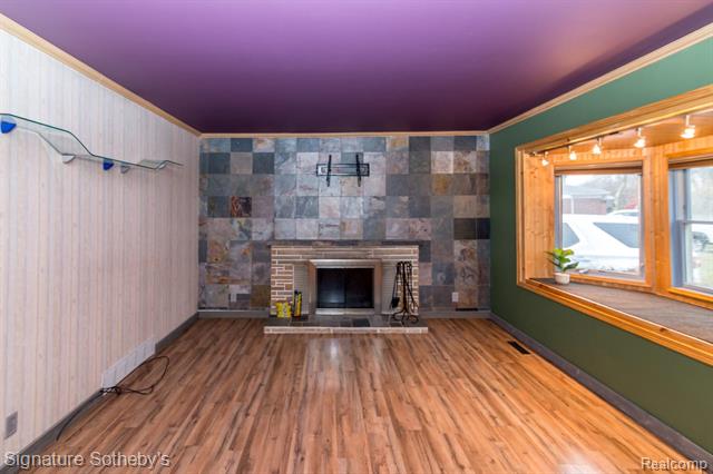 Builiding view four for 32501 Eiffel, Warren, MI. 48088