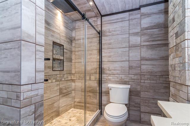 Builiding view fourteen for 32501 Eiffel, Warren, MI. 48088