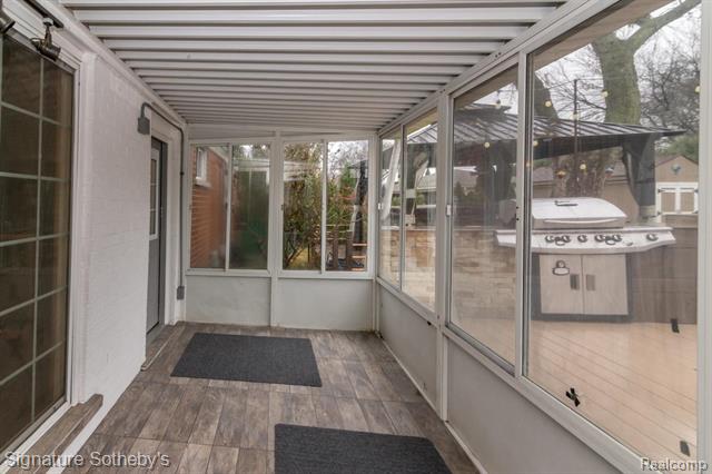 Builiding view nine for 32501 Eiffel, Warren, MI. 48088