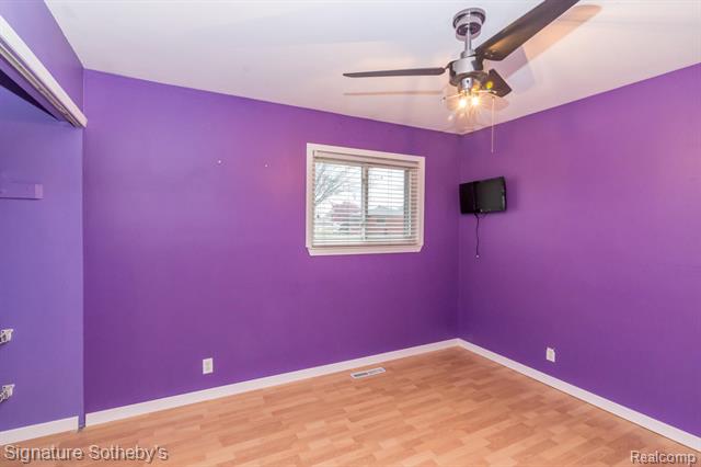 Builiding view nineteen for 32501 Eiffel, Warren, MI. 48088