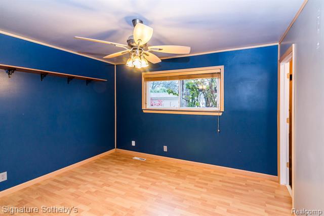 Builiding view seventeen for 32501 Eiffel, Warren, MI. 48088