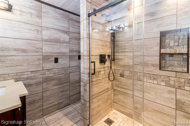 Builiding view sixteen for 32501 Eiffel, Warren, MI. 48088