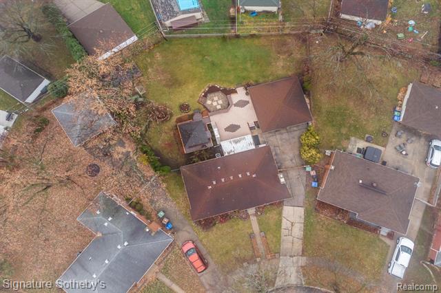 Builiding view sixty three for 32501 Eiffel, Warren, MI. 48088