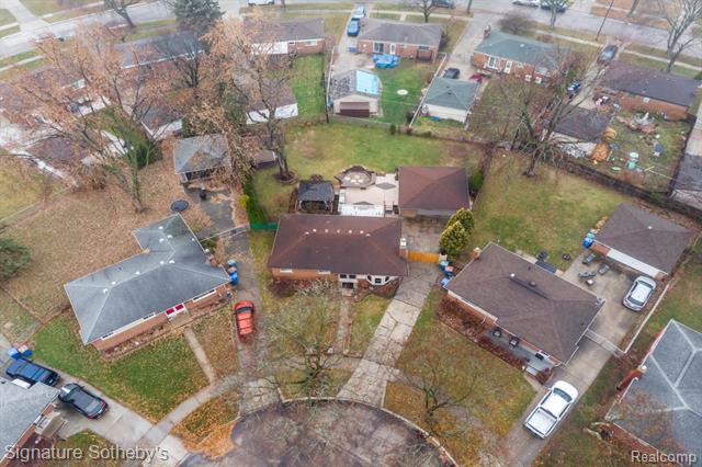 Builiding view sixty for 32501 Eiffel, Warren, MI. 48088